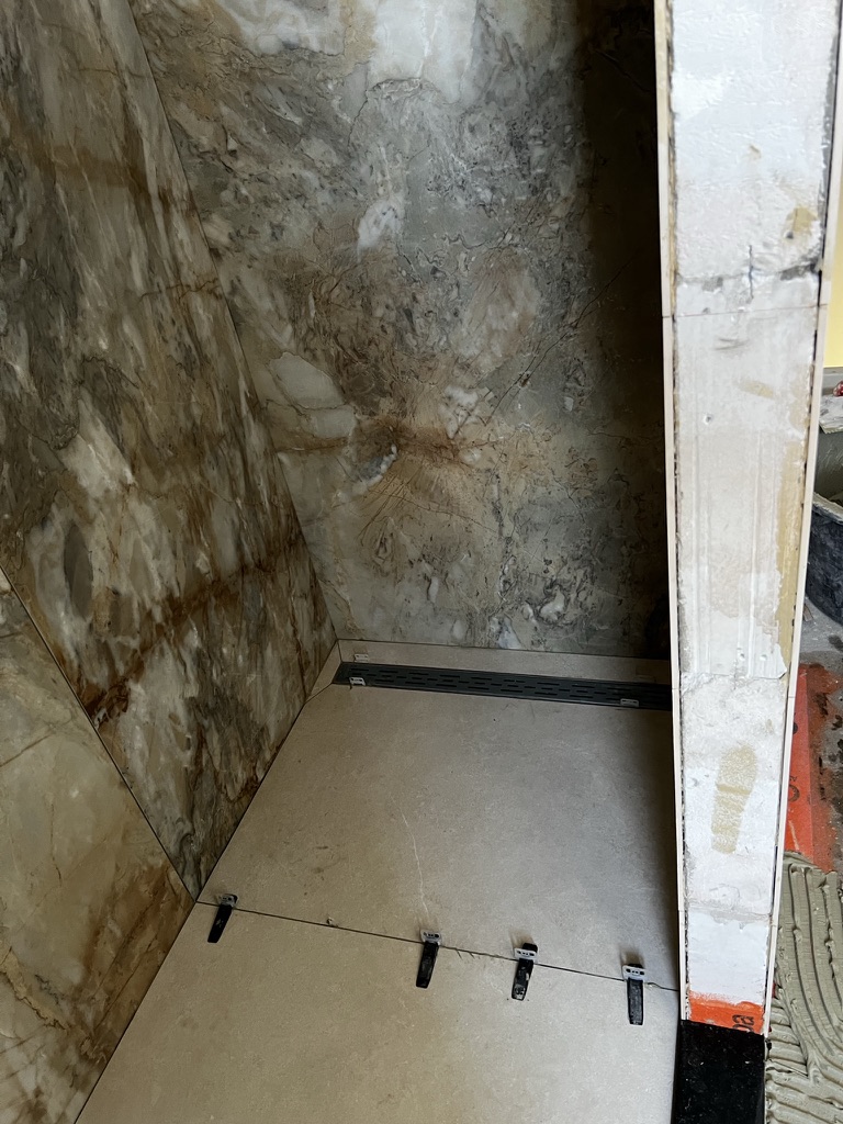 Waarom levelling essentieel is bij slabs
