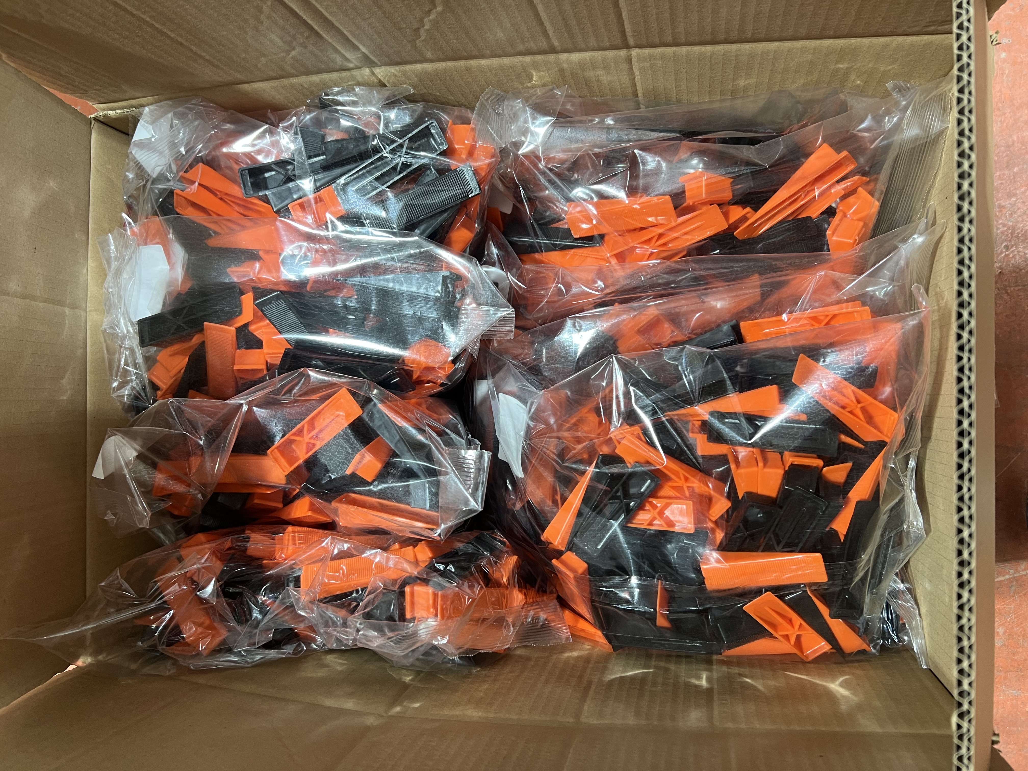 Levelling systeem bij plaatsing keramische slabs